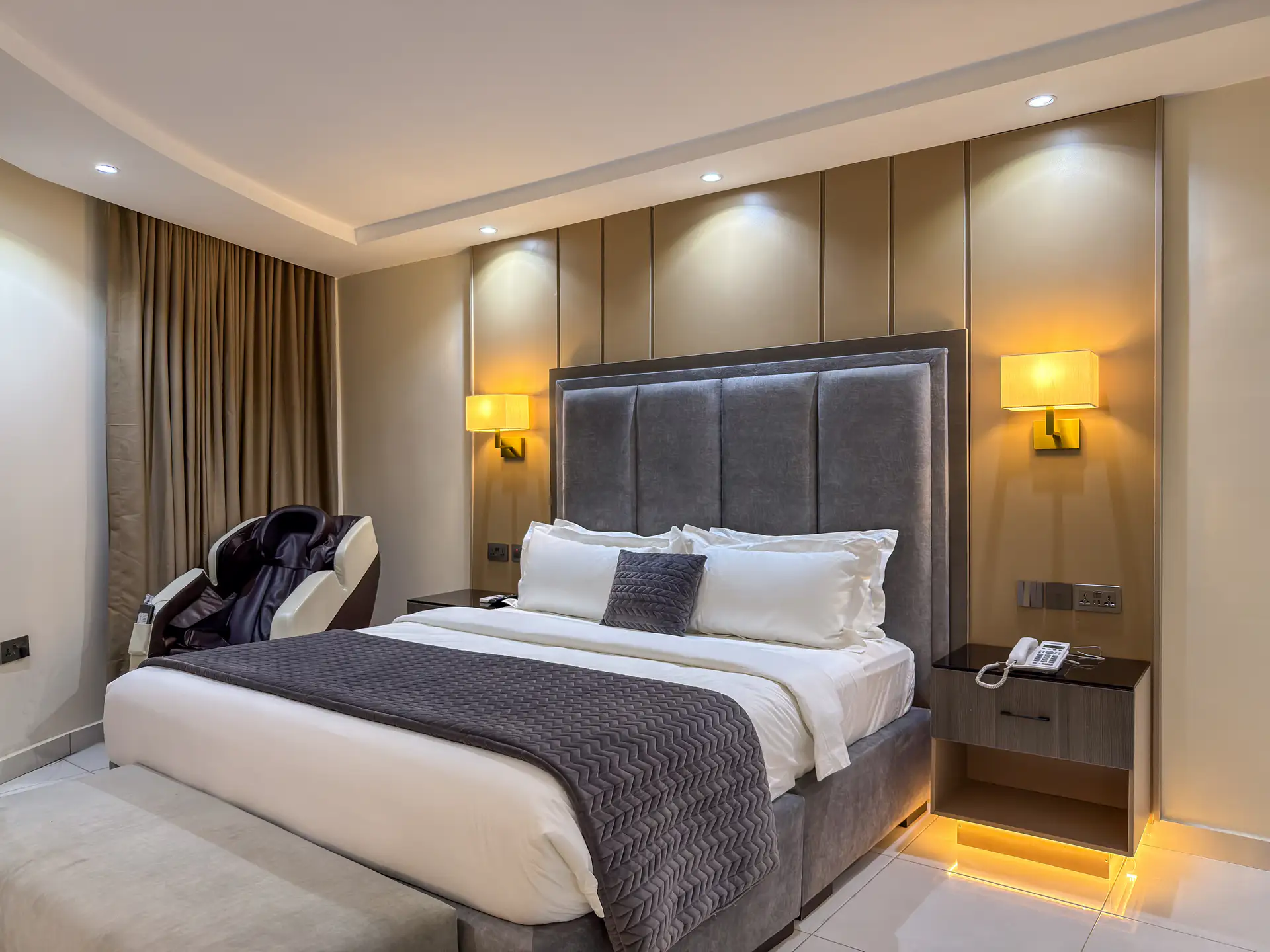 Deluxe Room - Image 2