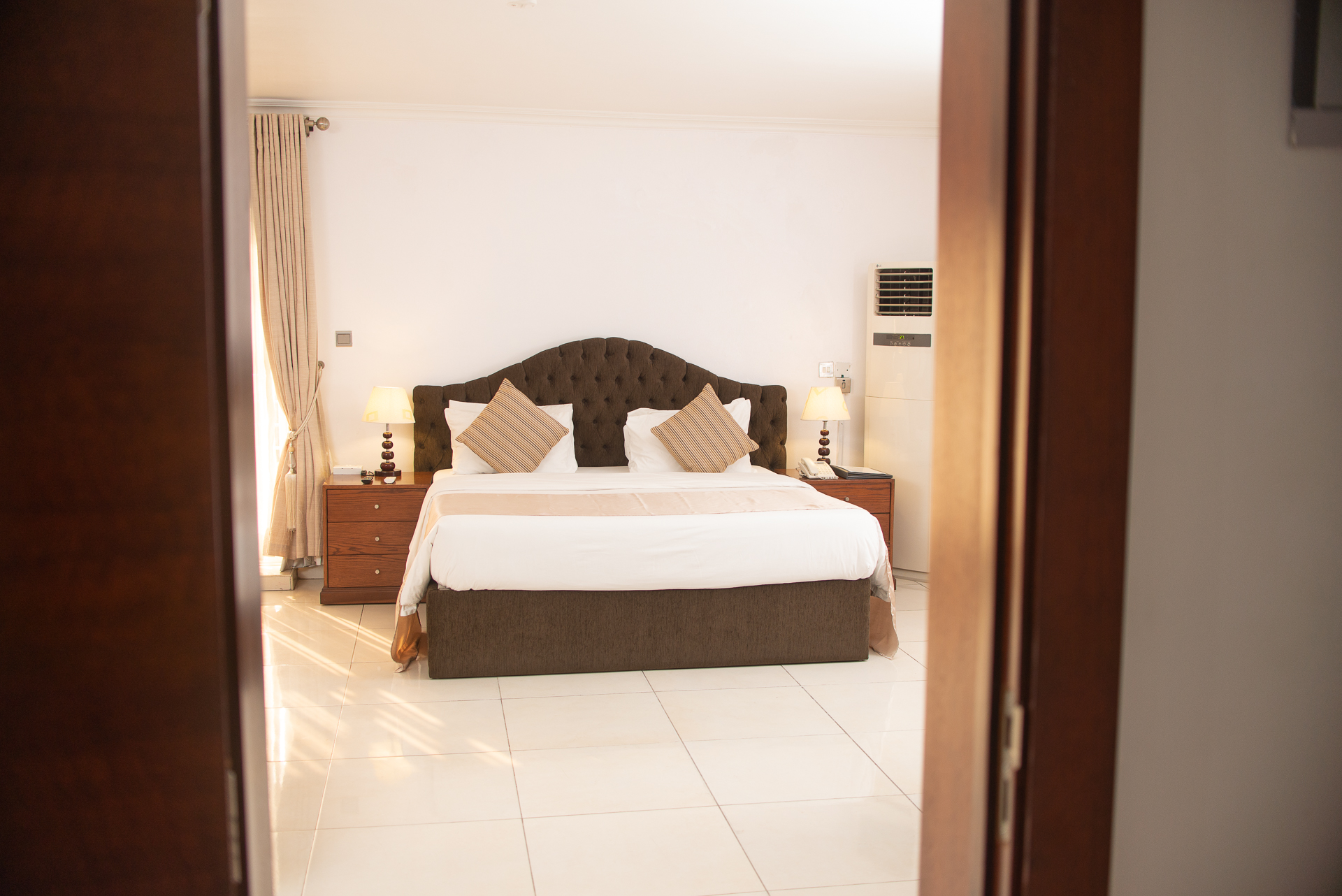 Executive Suite - Image 4