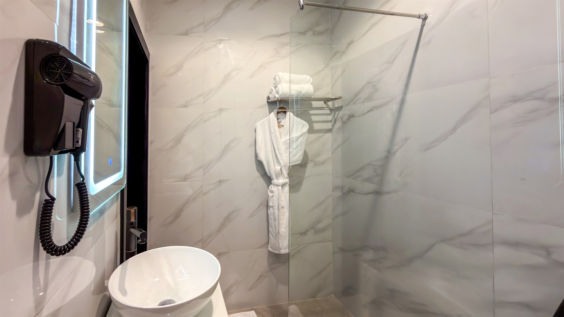 Deluxe Room - Image 1