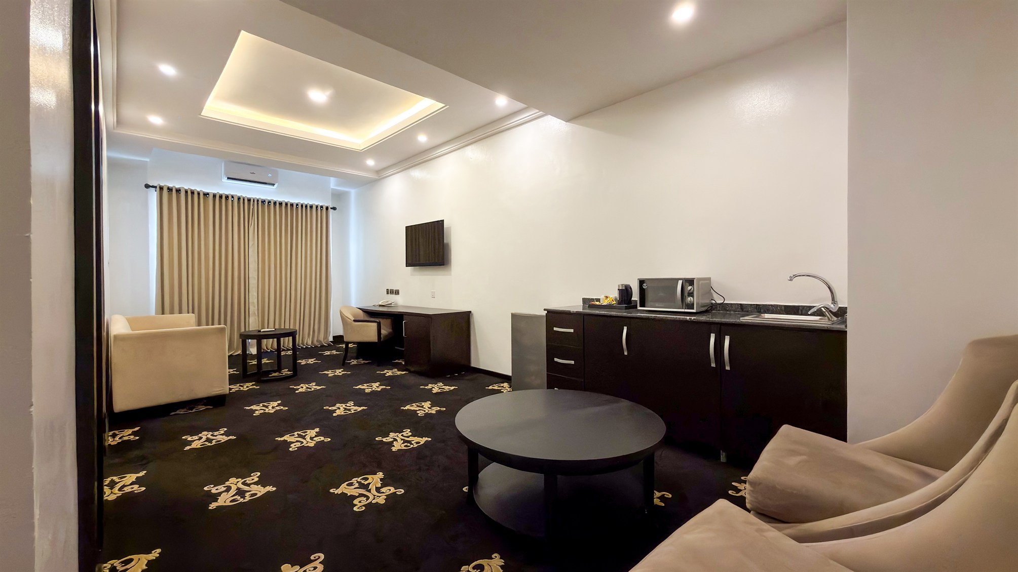 Executive Room - Image 3