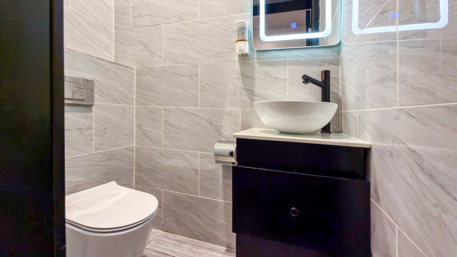 Executive Room - Image 4