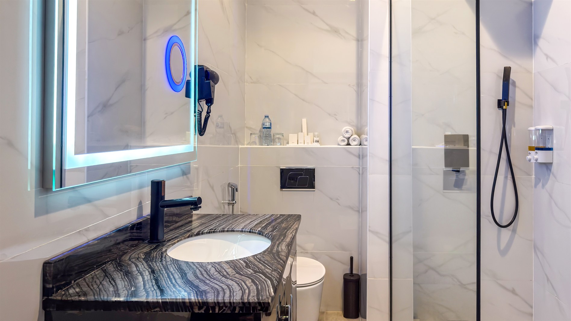 Executive Room - Image 5