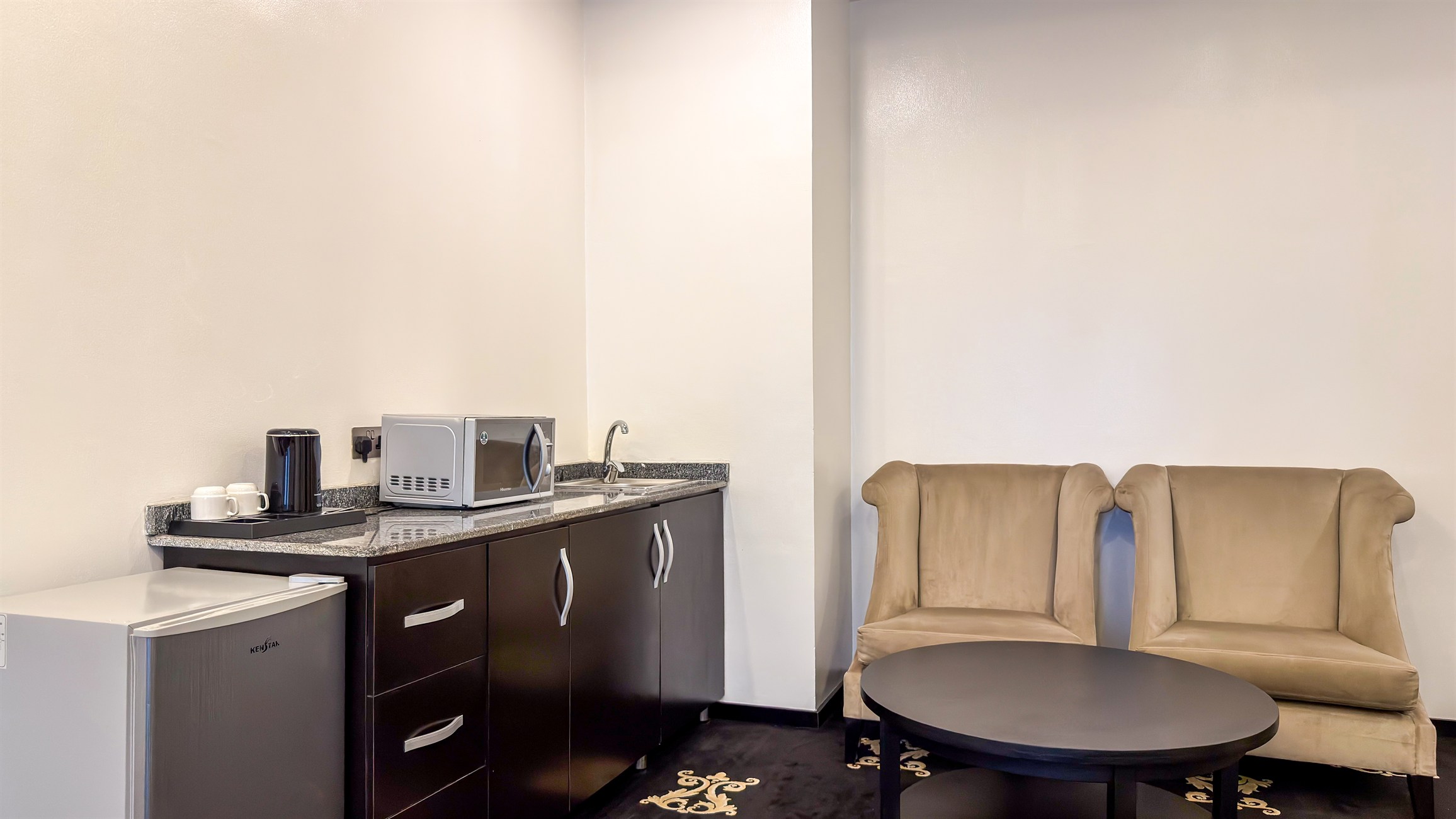 Diplomatic Suite - Image 4